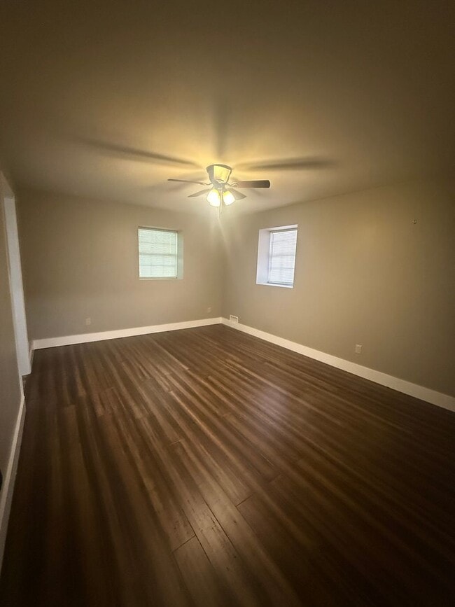Building Photo - 167 Wagon Wheel Ln