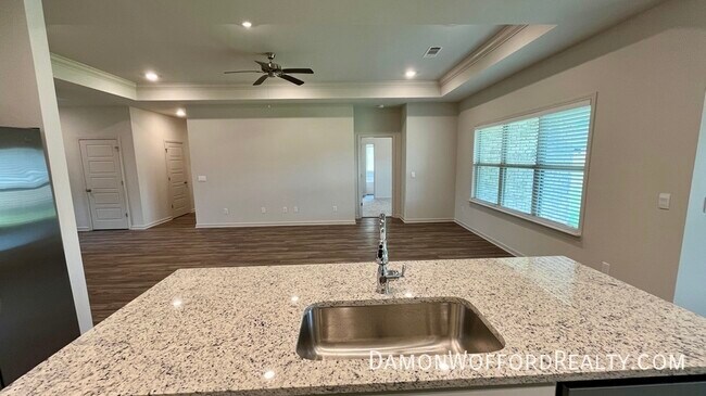 Building Photo - 531 Vista Pointe Dr