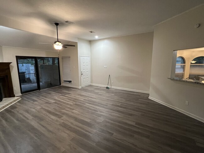 Building Photo - 1635 Ainsdale Dr