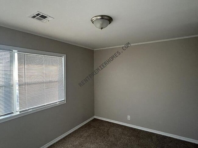 Building Photo - 4141 E 36th Pl