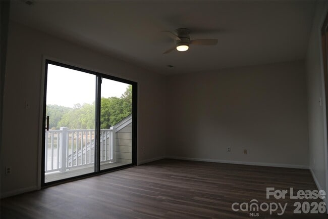 Building Photo - 7423 Mariner Cove Dr