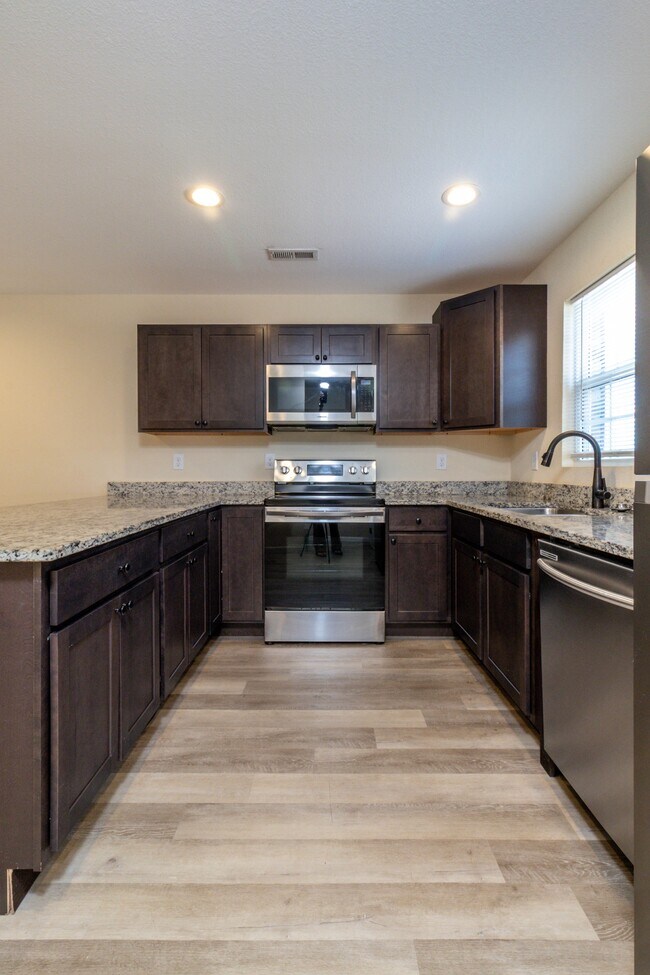 Building Photo - 931 Warrior Hill Dr