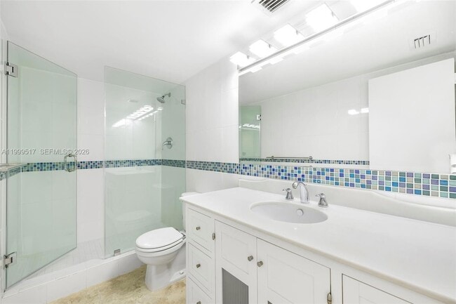 Building Photo - 1420 Brickell Bay Dr