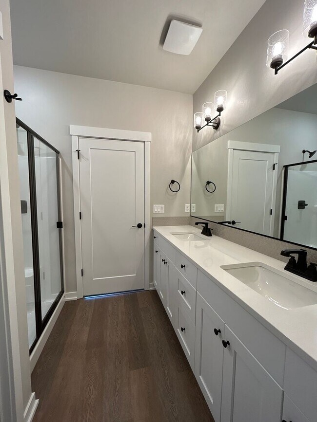 Building Photo - 2 Bedroom in the Luderman Crossing Community - PENDING APPLICATION