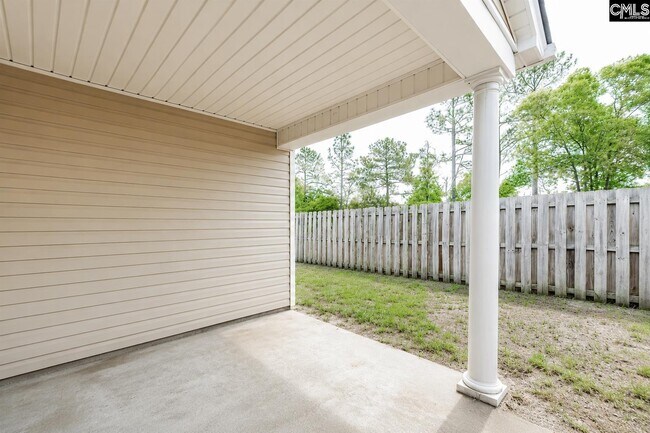 Building Photo - 415 Dahoon Dr