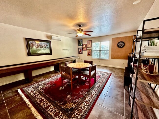 Building Photo - Furnished Riverside Home