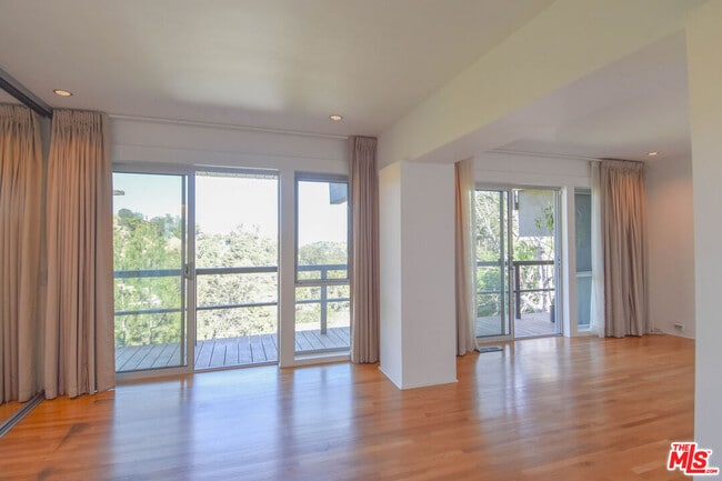 Building Photo - 8895 Appian Way