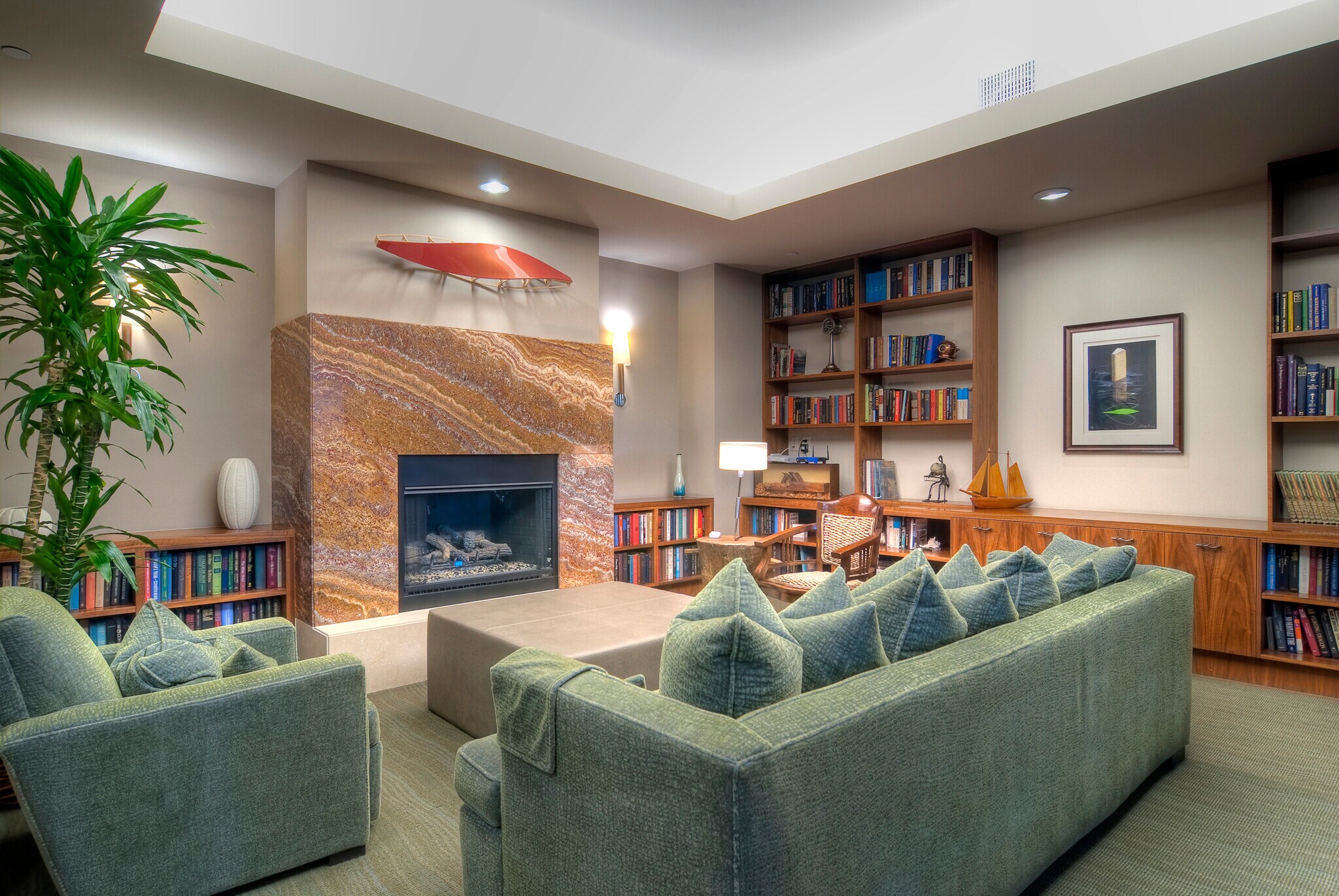 Building Photo - 13650 marina pointe Dr