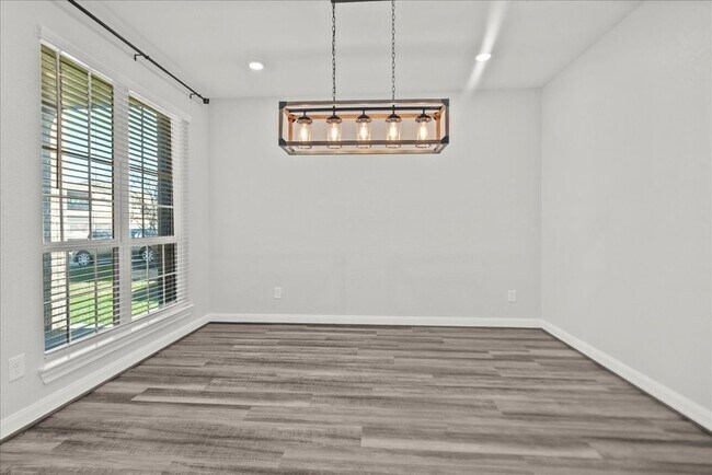 Building Photo - 13814 Russell Ct