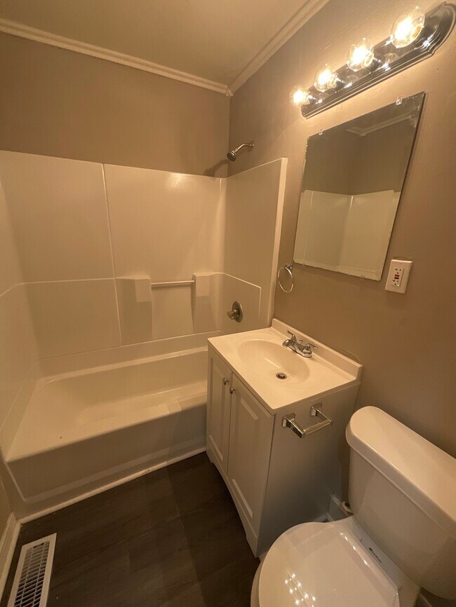 Building Photo - Charming 2 bedroom home in Macon!