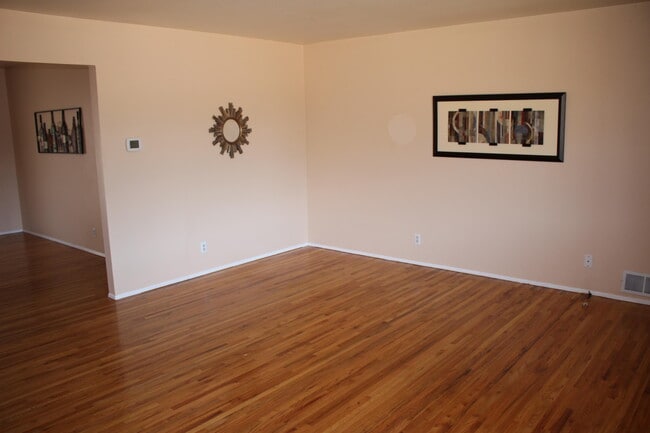 Building Photo - 3508 Piermont Dr NE