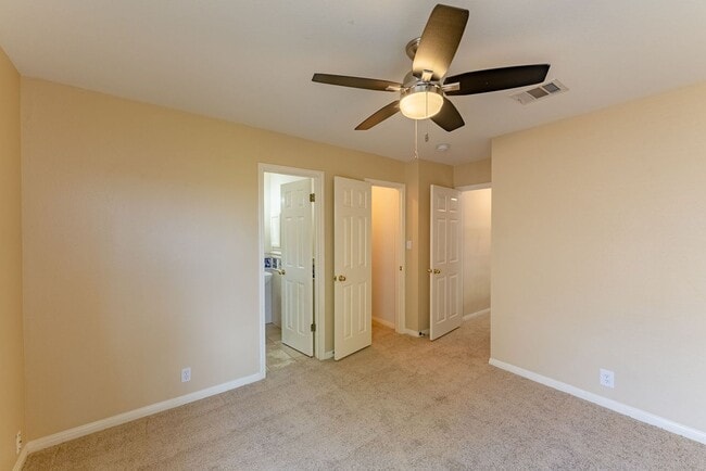 Building Photo - Spacious and stunning 4 bed 3.5 bath in Austin!!!