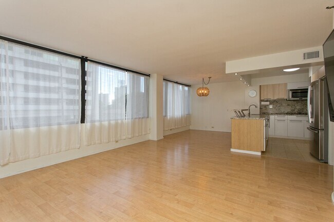 Building Photo - 2232 Kapiolani Blvd