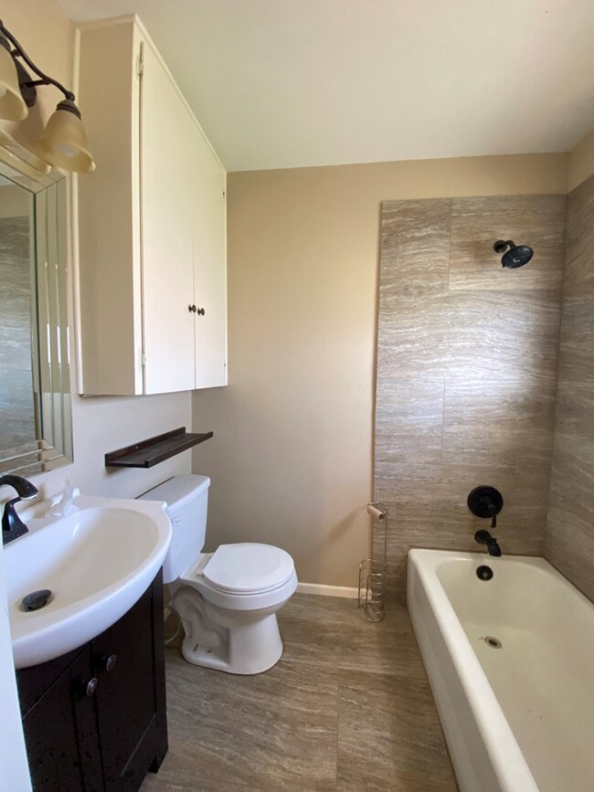 Building Photo - 3104 Barkley Ave