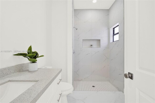 Building Photo - 66 Organ St