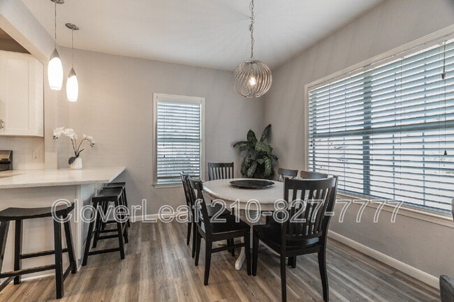 Building Photo - 210 Dumoulin Ave