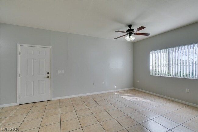 Building Photo - 10245 S Maryland Pkwy