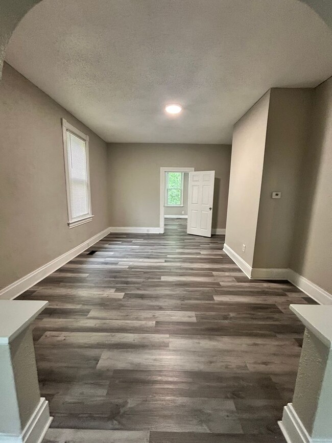 Building Photo - Beautiful Two Story Home on Scottdale