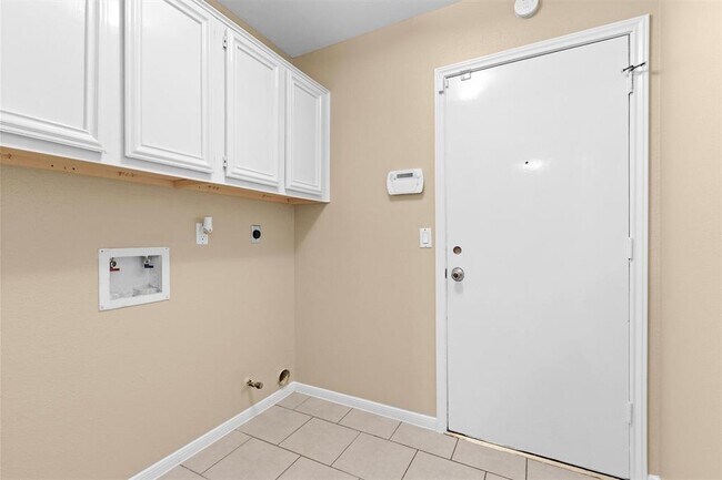 Building Photo - 9019 Driftstone Dr