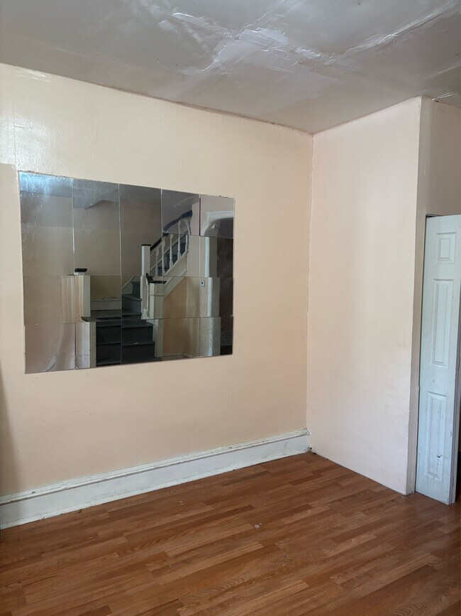 Building Photo - 5617 Carpenter St