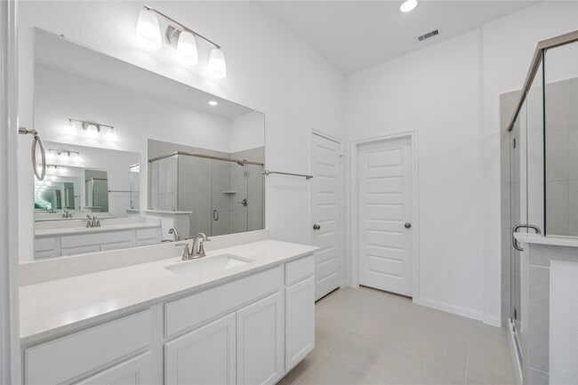 Building Photo - 7223 Blue Gentiana Ln