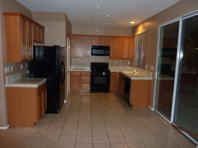 Building Photo - FOR RENT – Available January 10, 2026