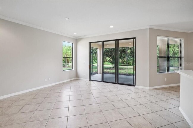 Building Photo - 127 Silver Falls Dr