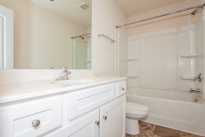 Building Photo - 2804 Yurman Rd