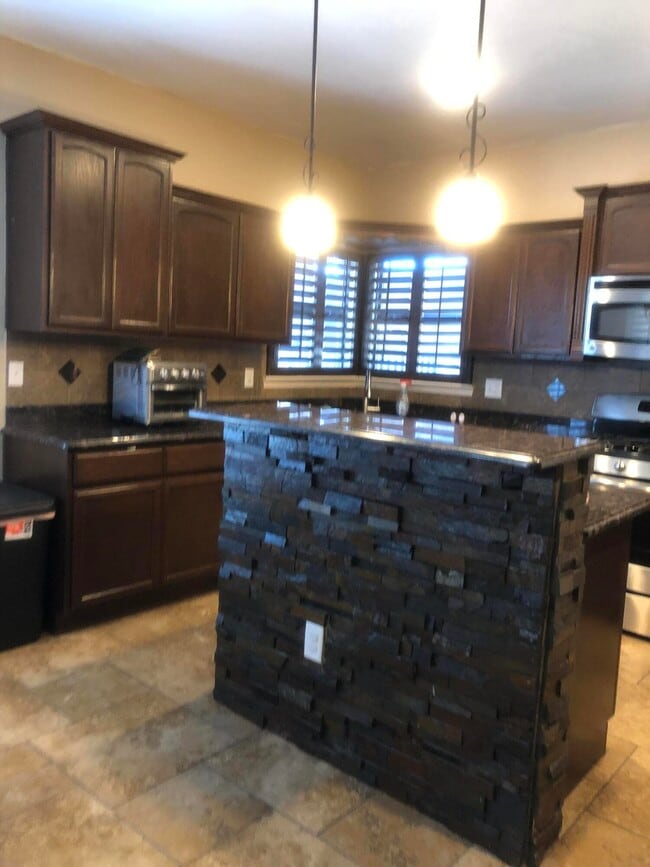 Building Photo - 3132 Tunnel Point Way