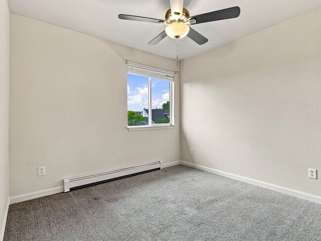 Building Photo - 566 Placer St