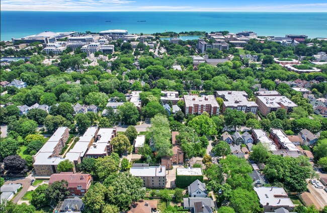 Building Photo - 823 Hamlin St