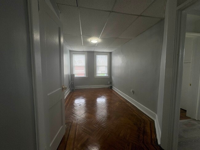 Building Photo - 760 Forest St