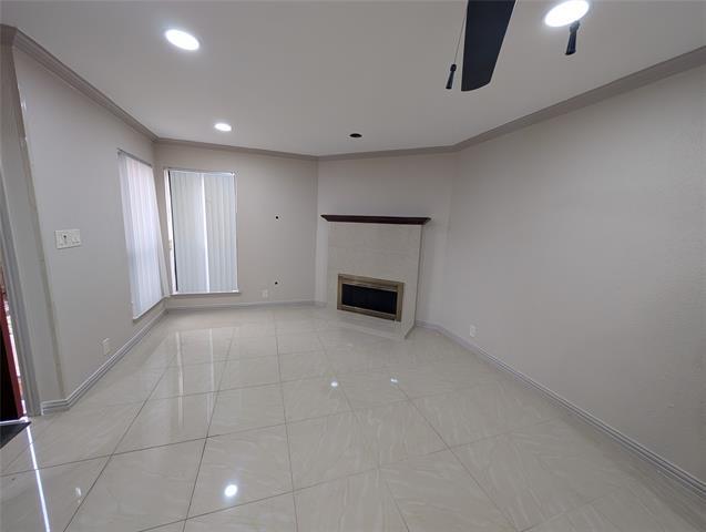 Building Photo - 6646 E Lovers Ln
