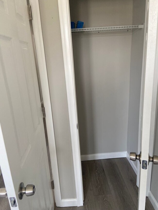 Building Photo - Remodeled  Home - Ogontz