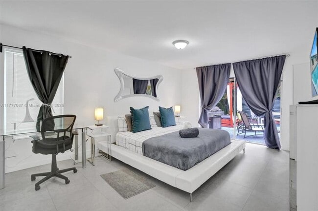 Building Photo - 5 bedroom in North Miami Beach FL 33179