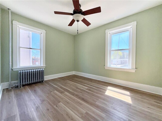 Building Photo - 550 Winter St