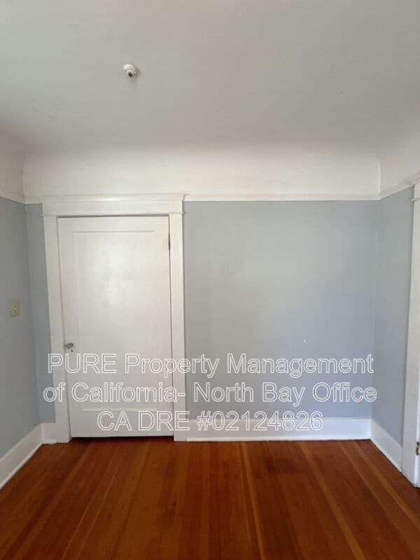 Building Photo - 422 Humboldt St