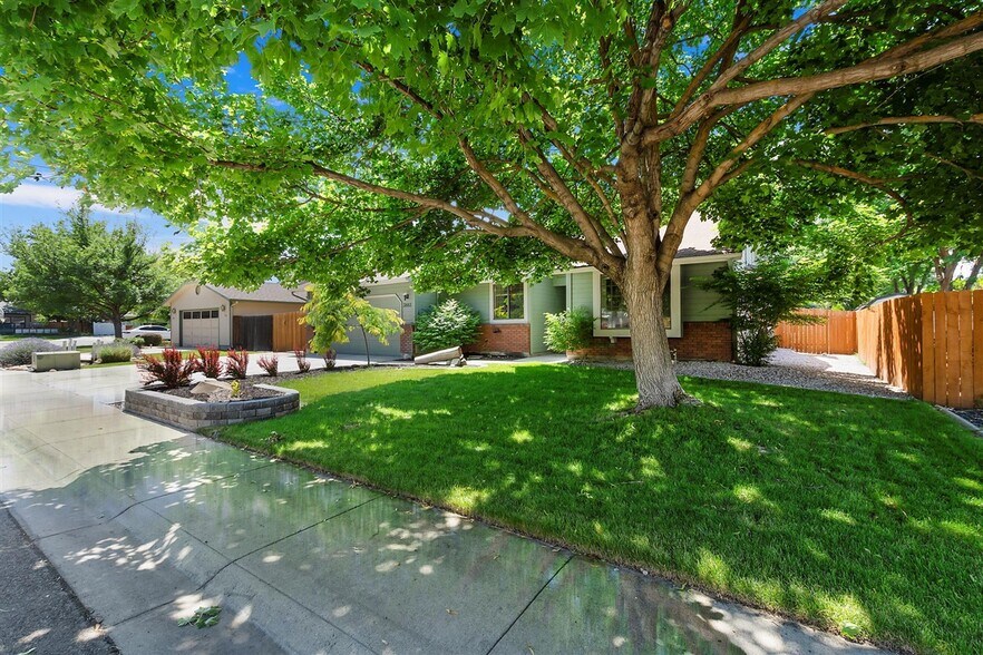 Building Photo - 3883 N Tumbleweed Pl