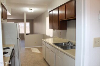Building Photo - 44 S Williams