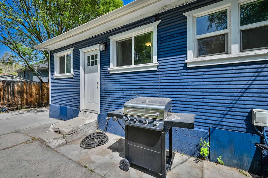 Building Photo - 369 N 300 W