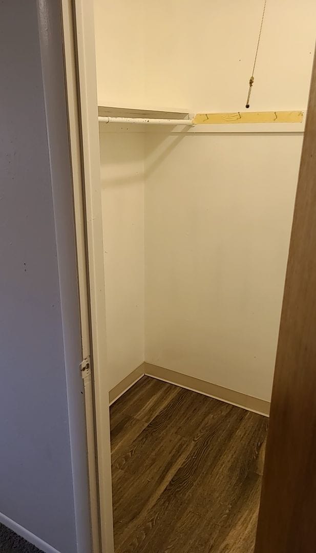 Building Photo - Updated 2 Bedroom Apartment with Private P...