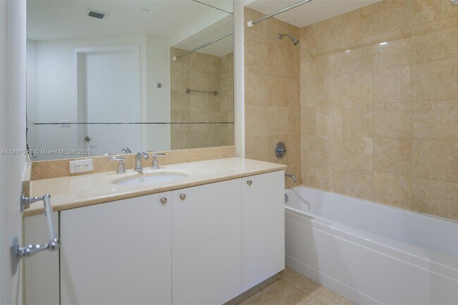 Building Photo - 901 Brickell Key Blvd