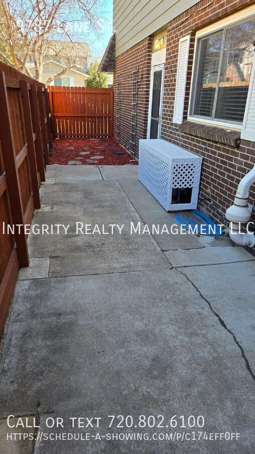 Building Photo - 9787 Lane St