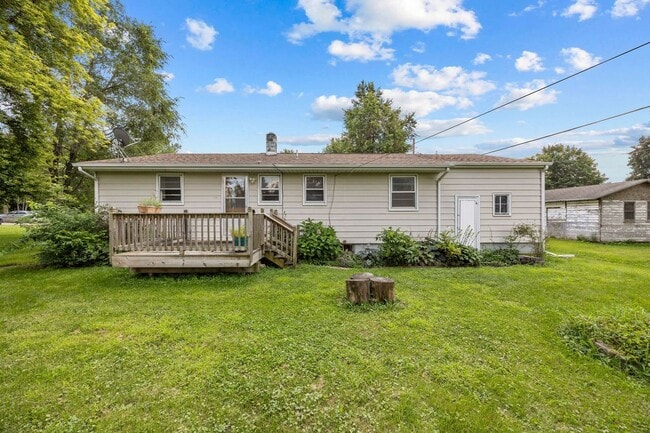 Building Photo - Single Family Home On Convenient, Quiet St...