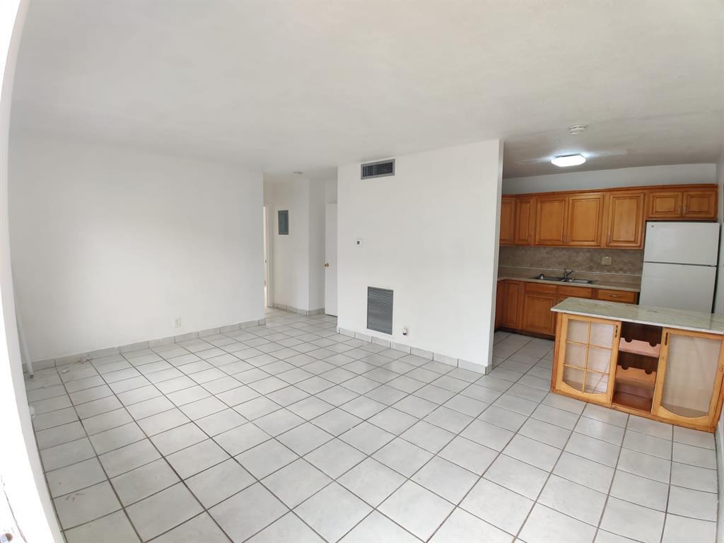 Building Photo - 3961 SW 51st St