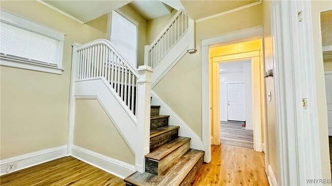 Building Photo - 701 Cedar Ave