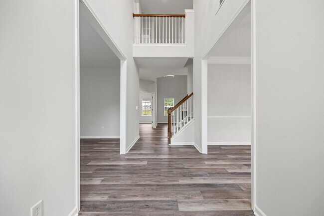 Building Photo - 4 bed/2.5 bath in Matthews - 1st Month's Rent only $1000!