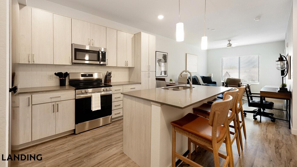 Building Photo - 1760 S Crismon Rd