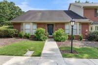 Building Photo - ?Just Listed for Lease in Hoover!?