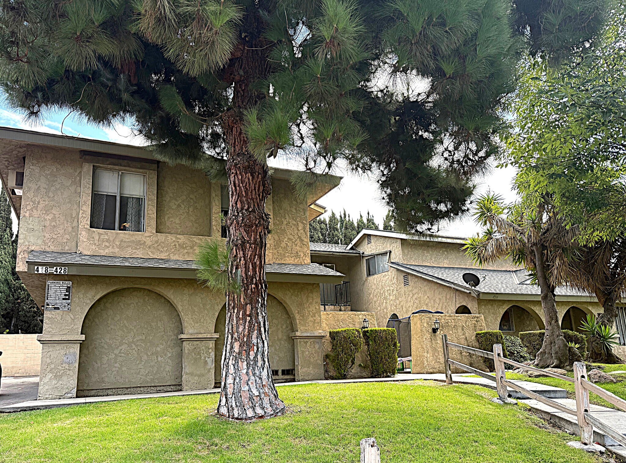 Building Photo - 418 E Blueridge Ave